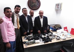 إحباط محاولة تهريب مكونات طائرات تجسس بمطار برج العرب (صور)