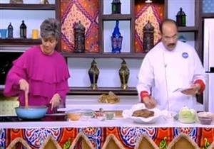 " احنا بتوع كشري هنا".. الشربيني يمازح مع مفيدة 