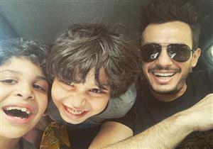 صورة| الموزع أحمد إبراهيم يوجه رسالة لأولاده