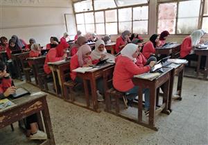 انطلاق امتحانات أولى ثانوي بنظام "الأوبن بوك"
