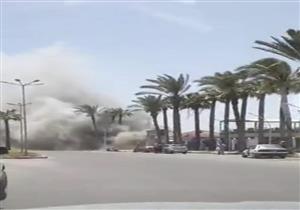  بالصور.. حريق هائل في مجمع مطاعم "الفود كورت" برأس البر