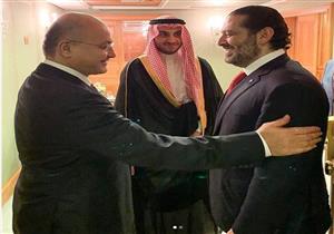 نجل رئيس وزراء لبنان يحضر القمة العربية بالزي السعودي