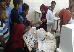 صور.. انطلاق حملة الكشف عن "فيرس سي" لطلاب الإعدادية في أسوان