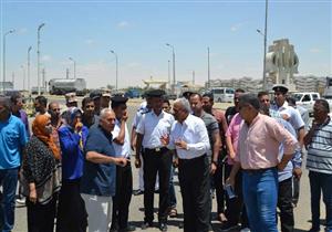 محافظ السويس يتفقد منطقة نفق الشهيد.. ويوجه بإزالة الأكشاك