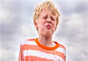 ماذا يحدث عند ابتلاع طفلك بطارية صغيرة؟.. النتائج مرعبة