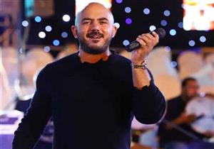 العسيلي يمارس اليوجا