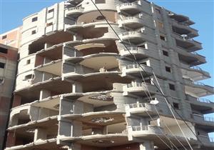 بالصور- إزالة عقار من 12 طابقًا في الإسكندرية