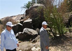 بالصور- محافظ أسوان يوجه بإزالة التعديات على الجزر النيلية