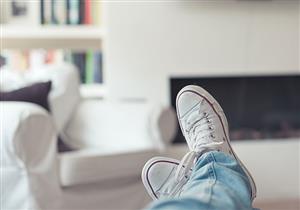 دراسة صادمة.. ارتداء حذائك المتسخ بالمنزل يمنع عن أطفالك مرض خطير