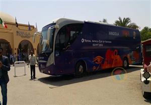 بالصور - استقبال منتخب أنجولا بالمزمار.. و"سيلفي جيرالدو" يخطف الأنظار 