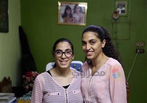 "في بيتنا ثانوية عامة".. أحلام توأم داخل معسكر الامتحانات (قصة مصورة)