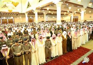 صور.. الملايين يؤدون صلاة العيد في الحرمين الشريفين ومختلف أنحاء السعودية   