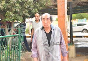 بالصور.. شيرين وعبدالله مشرف والغيطي في جنازة محمد نجم