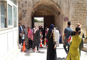   بالصور.. إقبال كبير على قلعة قايتباي من المصريين والأجانب في ثالث أيام العيد