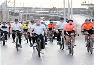 بالفيديو.. السيسي يجري زيارة تفقدية إلى الكلية الحربية ويشارك الطلاب نشاطهم