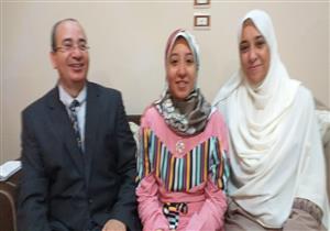 طالبة الـ"100%" الوحيدة في الثانوية العامة: "عايزة أكون زي بابا وماما"