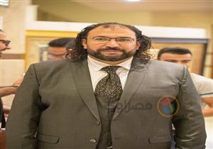 "الحامولي الموهوب" يستعرض تاريخ مصر بالريشة والألوان.. صور