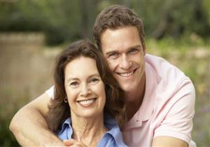 ما هي مميزات وعيوب الزواج من الشريك الأكبر سنا؟.. خبيرة علاقات توضح