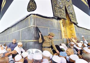 #فتاوى_الحج.. هل يشترط الابتداء بالحجر الأسود في الطواف؟