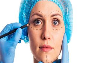 من هو السن الأفضل لإجراء أول عملية تجميل؟