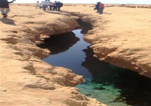 بالصور- الشق الزلزالي.. لمسة جمال صنعتها الطبيعة في رأس محمد بجنوب سيناء