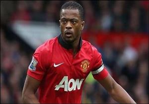 إيفرا نجم مانشستر يونايتد السابق يعلن اعتزاله 