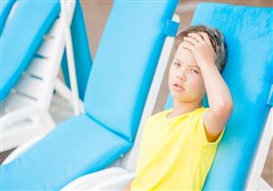   للأمهات.. هكذا تحمين طفلِك من مخاطر التعرض للشمس في المصايف