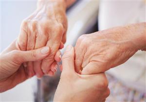 جراحون يجرون عملية تعيد لمرضى الشلل قدرتهم على تحريك اليدين