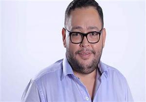 أحمد رزق ينشر صورًا من مسلسل "بخط الإيد"