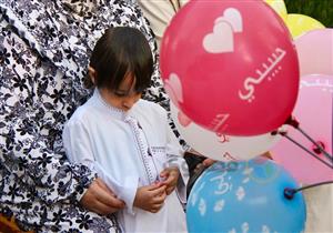 بالونة و"مراجيح" وخروجة.. "العيدية" مش بس فلوس (صور)