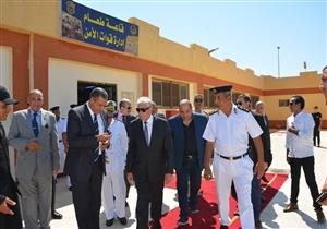 محافظ جنوب سيناء يهنئ ضباط وجنود قوات الأمن بالعيد