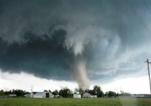 إجلاء آلاف السكان مع اجتياح الإعصار كروسا غربي اليابان 