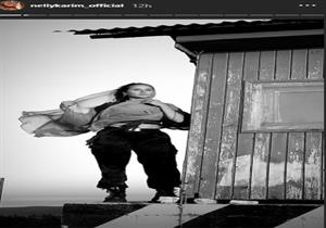 بالصور| نيللي كريم بإطلالات جذابة في إجازتها الصيفية