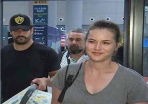 بعد انتقاد وزنها الزائد.. بوراك أوزجيفيت عن زوجته: حبي لها ينمو