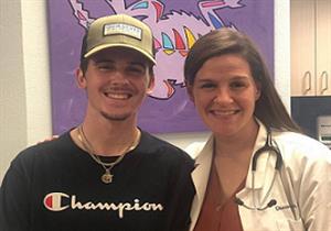 ضحية جديدة للسجائر الإلكترونية.. إصابة مراهق  أمريكي بالفشل التنفسي