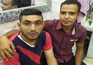 شاب ينجح في إعادة مشردًا فاقدًا للذاكرة إلى أهله بالبدرشين