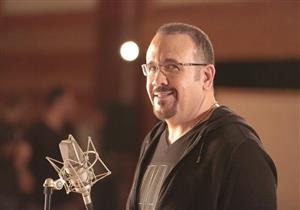  طرح "عامل ضجة" لهشام عباس عبر إحدى شركات الاتصالات