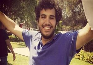 نجل محمود البزاوي: "إنت بتصور بلبس تامر حسني".. ووالده: "هولع فيك"