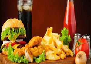 منها سرطان الأمعاء.. مخاطر تناول الأطعمة الدهنية 