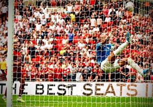 بالفيديو.. إنقاذ أسطوري يحرم صلاح من التسجيل في شباك مانشستر سيتي