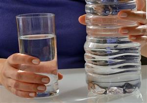 دافئا أو باردا.. إليك ما يحدث لجسمك عند تناول كوب ماء على الريق