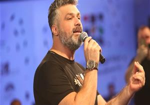 بالفيديو.. فارس كرم يغني لفريد الأطرش