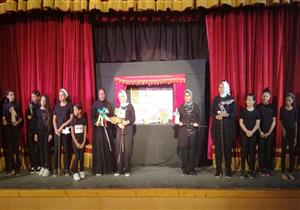 بالصور.. "سوق باكوس" أول تجربة للمسرح الورقي بقصر ثقافة الإسكندرية