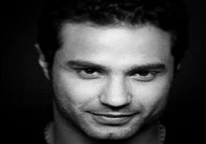  صورة| كريم فهمي ينشر صورة مع زوجته: "حد ليه شوق في حاجة"