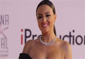 بالصور - بشرى تتألق بفستان بلون الباستيل في حفل افتتاح مهرجان الجونة