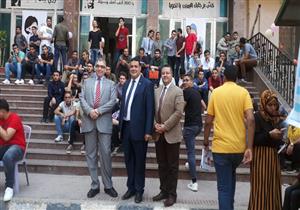 طب بنها تنظم يومًا لتعارف الطلاب القدامى بالجدد