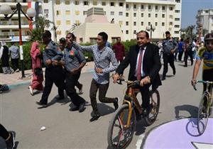 رئيس جامعة بني سويف يشارك ماراثون للدراجات احتفالًا بالعام الدراسي