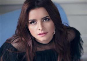 نور لـ"مصراوي": كريم عبدالعزيز فنان حقيقي وأعيش حياة مضطربة في "بيت الروبي"