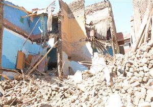 "على قيد الحياة".. استخراج مُسن وابنته من تحت أنقاض منزل منهار بسوهاج