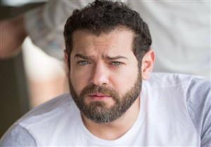 عشري وبحب الناس وكنت شقي وأنا صغير.. تصريحات عمرو يوسف لـ"أنا وبنتي"